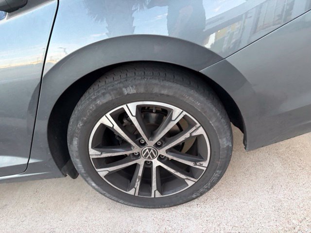 Used 2024 Volkswagen Jetta Sport FWD image 4