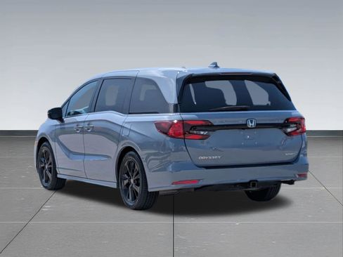 Certified 2023 Honda Odyssey Sport image 3