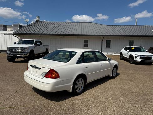 Used 2001 Toyota Avalon XLS FWD image 5