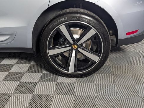 New 2026 Porsche Macan AWD/4WD image 12