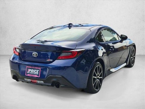 Used 2023 Toyota GR86 RWD image 5