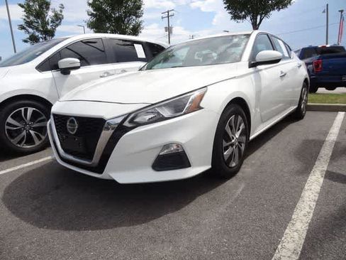 Used 2020 Nissan Altima 2.5 S FWD image 1