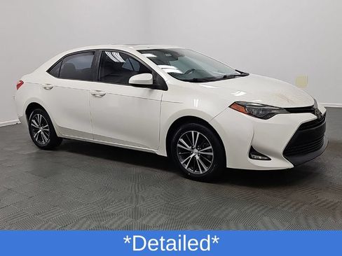 Used 2018 Toyota Corolla LE w/ LE Premium Package w/Moonroof FWD image 2