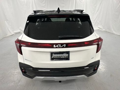 New 2026 Kia Seltos S image 4