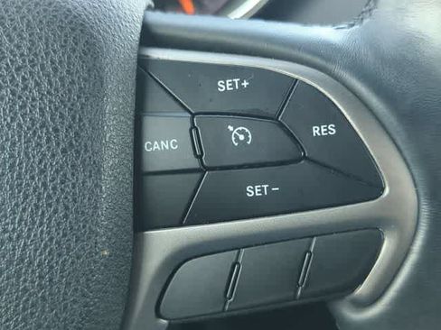 Certified 2018 Jeep Grand Cherokee Altitude AWD/4WD image 24