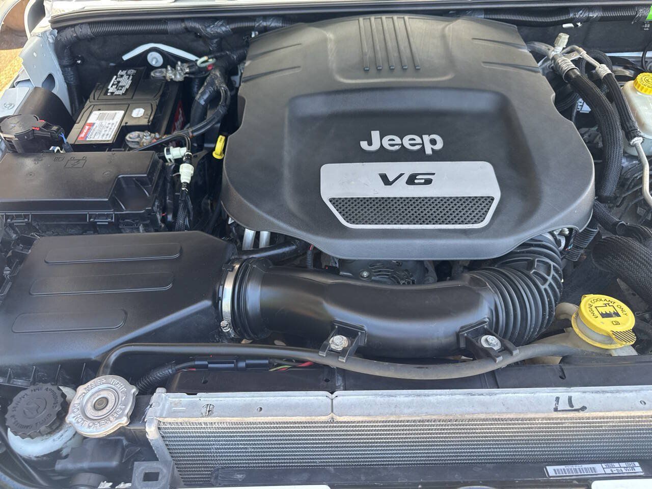 Used 2015 Jeep Wrangler Unlimited Sahara AWD/4WD image 30