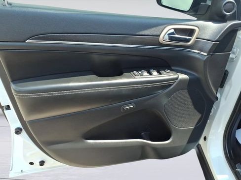 Used 2016 Jeep Grand Cherokee Limited RWD image 11