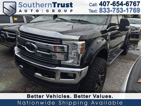 Used 2018 Ford F250 Lariat w/ Lariat Value Package AWD/4WD image 1