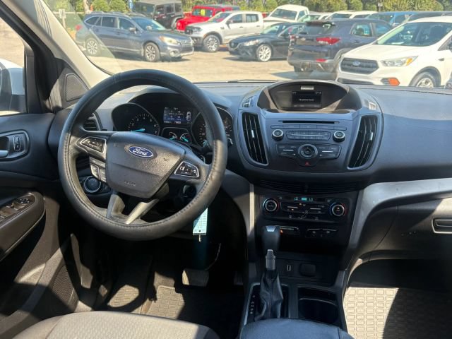 Used 2017 Ford Escape SE FWD image 16
