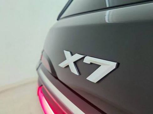 Used 2026 BMW X7 xDrive40i image 18