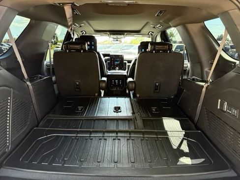 Used 2025 GMC Yukon AT4 Ultimate w/ LPO, AT4 Appearance Package AWD/4WD image 13