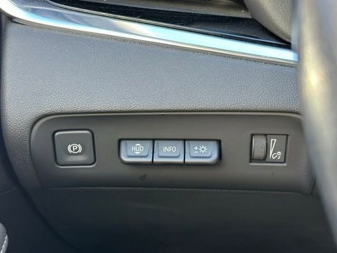 Used 2023 Buick Enclave Avenir w/ Avenir Technology Package image 19