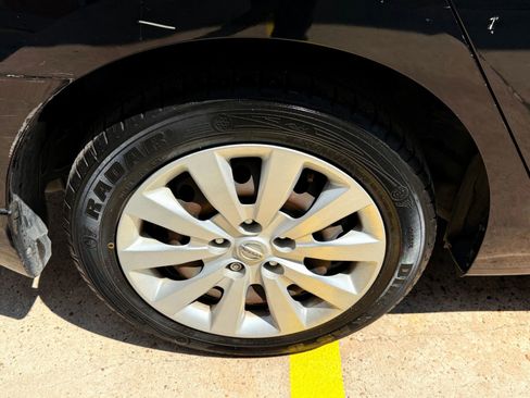 Used 2019 Nissan Sentra S image 44