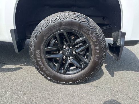 Used 2024 Chevrolet Silverado 1500 Custom Trail Boss image 12