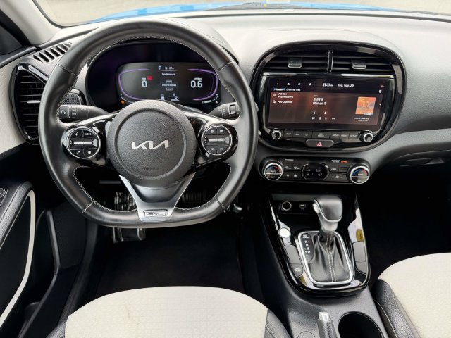 Used 2023 Kia Soul GT-Line FWD image 17