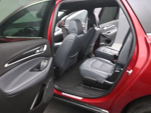 Used 2024 Buick Enclave Premium image 13