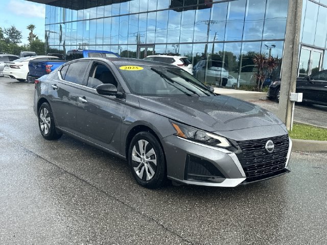Certified 2025 Nissan Altima 2.5 S FWD image 5