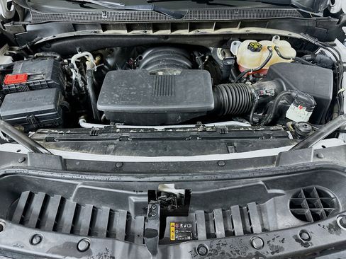 Used 2023 Chevrolet Suburban Premier image 32