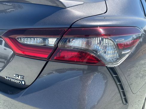 Used 2022 Toyota Camry SE w/ Cold Weather Package FWD image 13