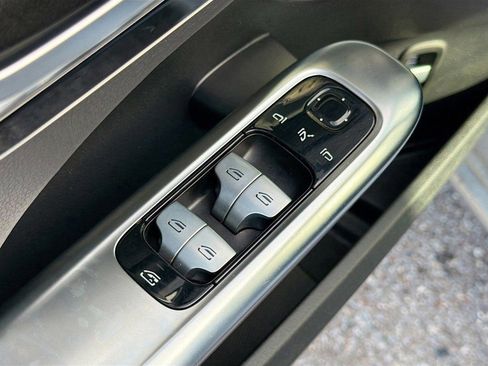 Used 2024 Mercedes-Benz C 300 Sedan image 23