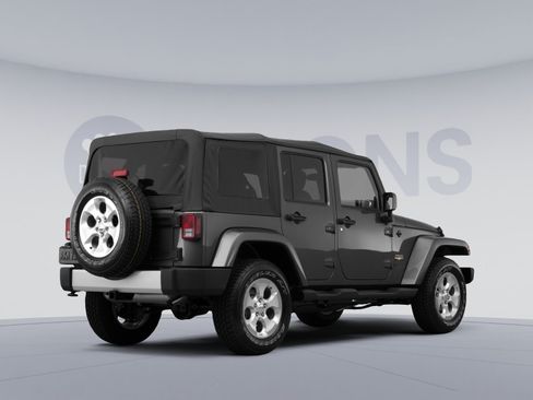 Used 2014 Jeep Wrangler Unlimited Sport w/ Connectivity Group AWD/4WD image 4