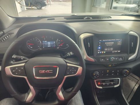 Used 2024 GMC Terrain SLE image 26