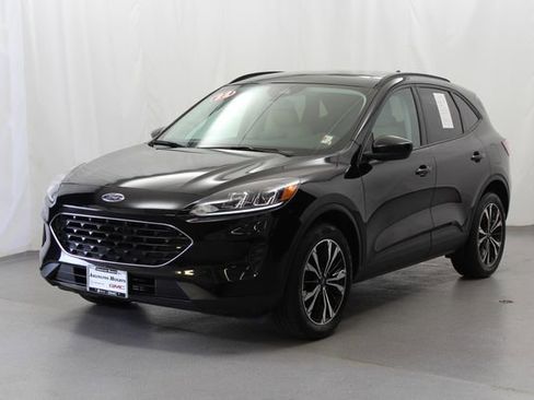 Used 2022 Ford Escape SE w/ SE Sport Appearance Package image 11