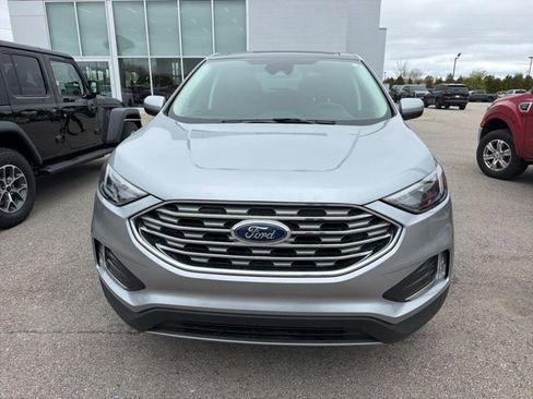 Certified 2022 Ford Edge SEL w/ Convenience Package AWD/4WD image 2