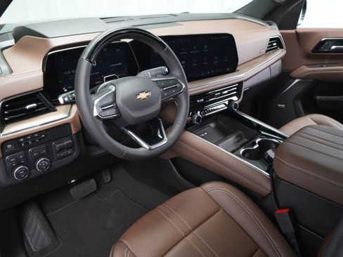 Used 2025 Chevrolet Tahoe High Country image 37