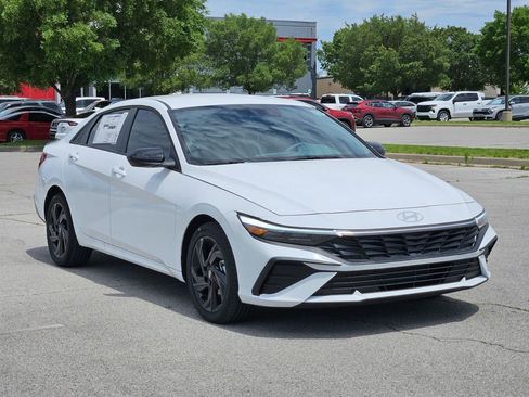 New 2026 Hyundai Elantra Sport FWD image 3