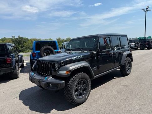 Used 2023 Jeep Wrangler Unlimited w/ Sun & Screen Package AWD/4WD image 6