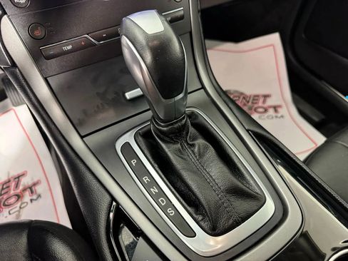 Used 2018 Ford Edge Titanium w/ Technology Package AWD/4WD image 21