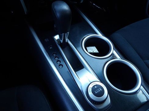 Used 2014 Nissan Pathfinder S image 18