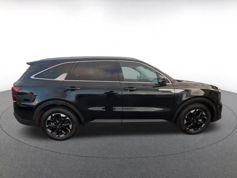 Used 2024 Kia Sorento S FWD image 16