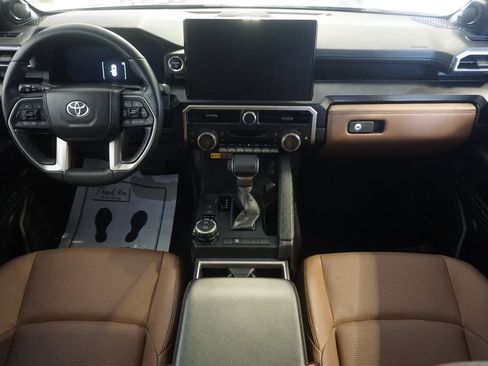 Certified 2025 Toyota 4Runner Limited AWD/4WD image 30