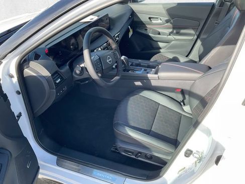 New 2026 Nissan Sentra SR w/ SR Premium Package FWD image 11