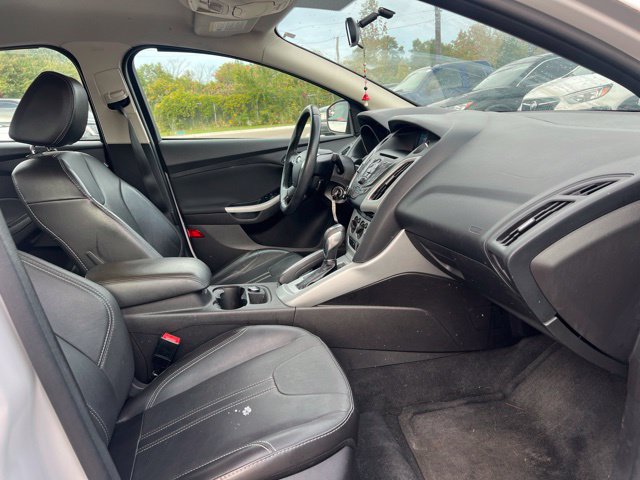 Used 2013 Ford Focus SE FWD image 9