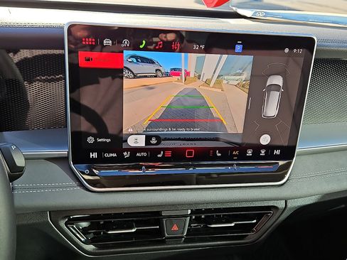 New 2026 Volkswagen Tiguan SE image 16