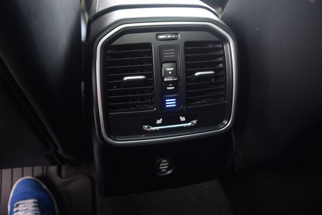 Used 2018 Porsche Macan AWD/4WD image 21