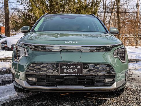 Certified 2024 Kia Niro Wave image 2