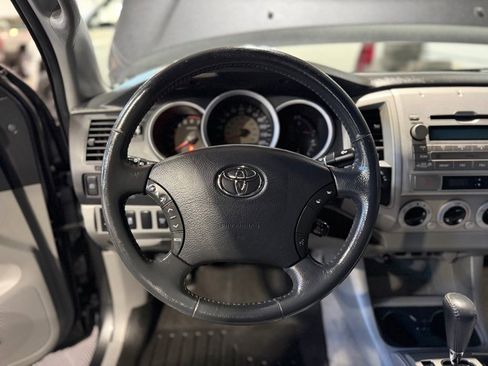 Used 2011 Toyota Tacoma 4x4 Double Cab w/ TRD Sport Pkg w/JBL Audio image 13