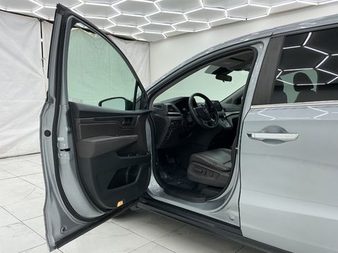 Used 2019 Honda Odyssey EX image 16