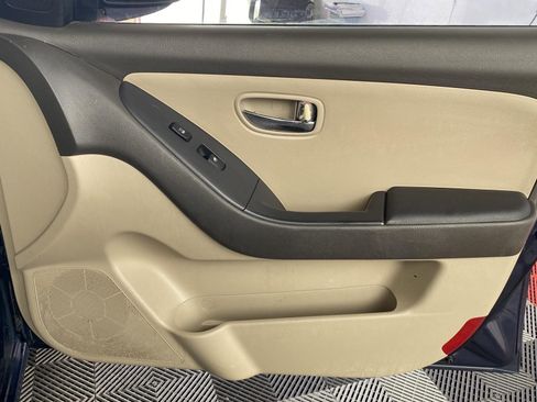 Used 2010 Hyundai Elantra GLS FWD image 7