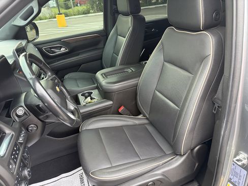 Used 2022 Chevrolet Suburban Premier AWD/4WD image 14
