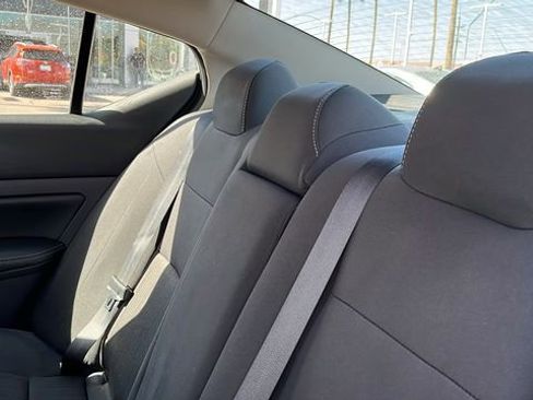 Used 2025 Nissan Altima 2.5 SV image 18