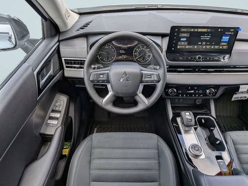 New 2026 Mitsubishi Outlander AWD image 16