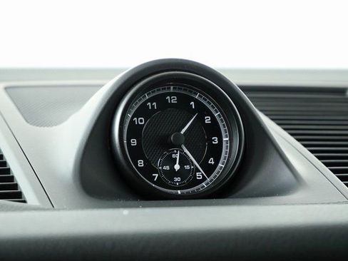 New 2026 Porsche Macan image 18