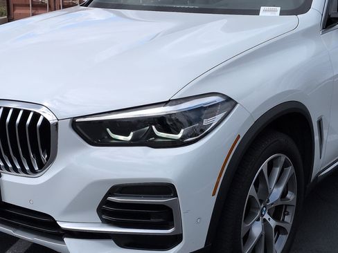 Certified 2023 BMW X5 xDrive40i w/ Premium Package AWD/4WD image 6