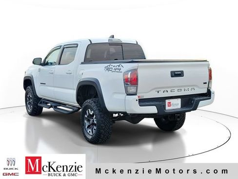 Used 2021 Toyota Tacoma TRD Off-Road w/ TRD Premium Off Road Package AWD/4WD image 3