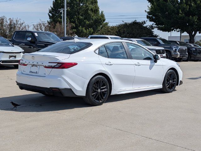 Used 2025 Toyota Camry SE FWD image 6